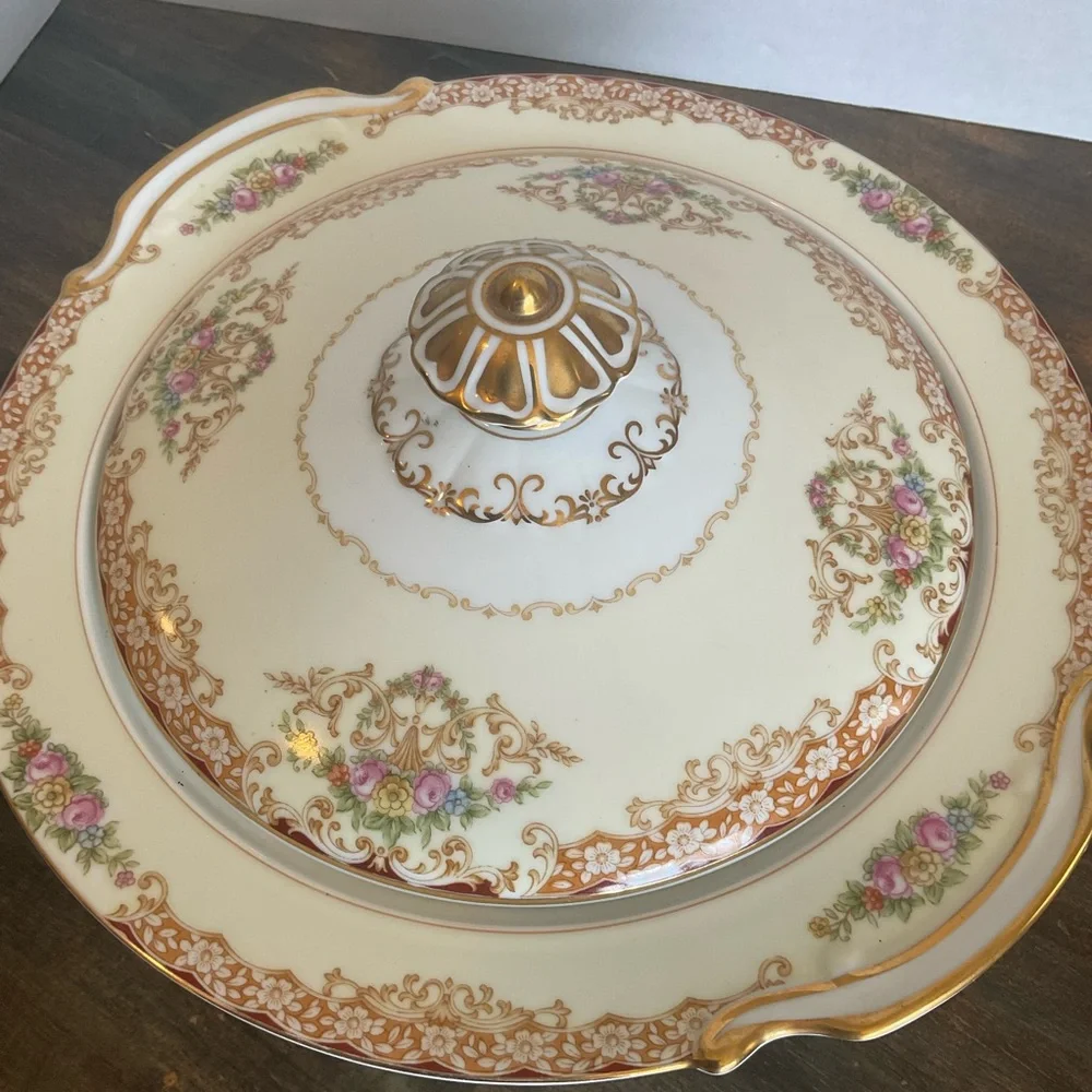 Noritake Rosebud 6002 round 10 Inch Elegant Floral Lidded Tureen Covered Dish